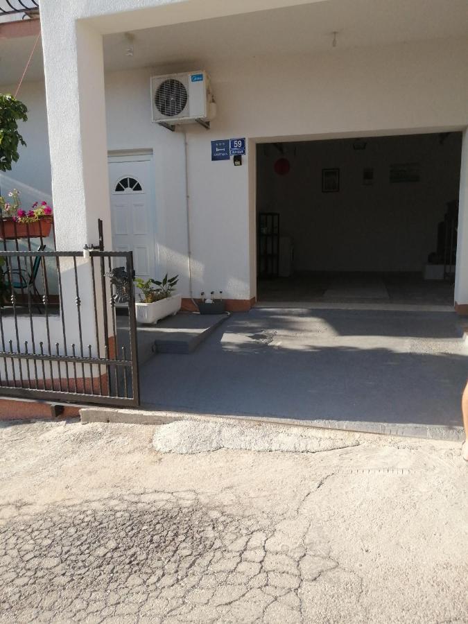 Ferienwohnung Apartman Radic Trogir Exterior foto